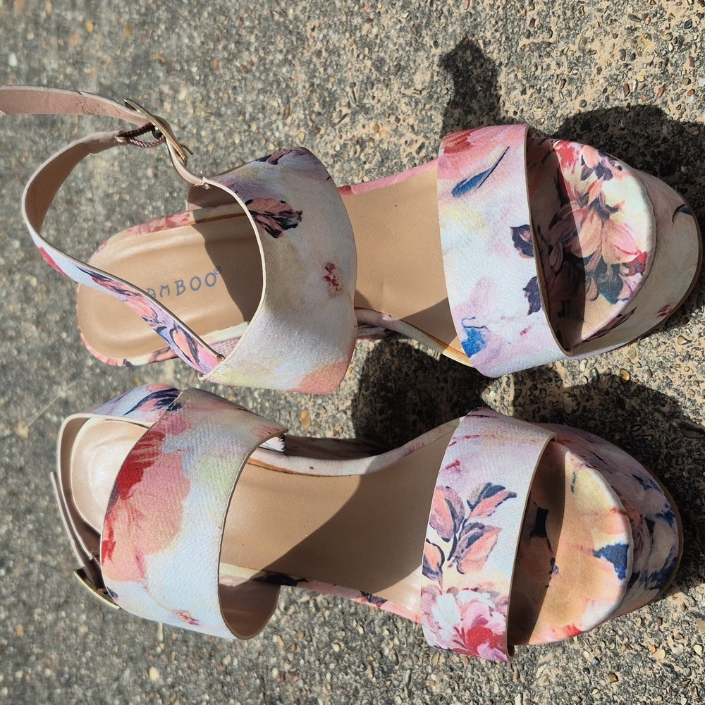 Bamboo Floral Summer Wedge Sandals Woman's Size 7 5inch - Picture 2 of 8